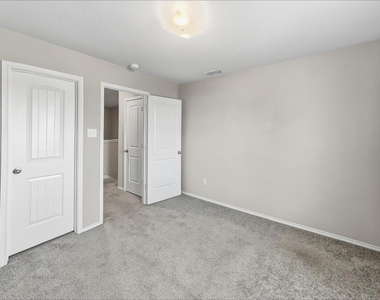 2700 Andesite Lane - Photo Thumbnail 13