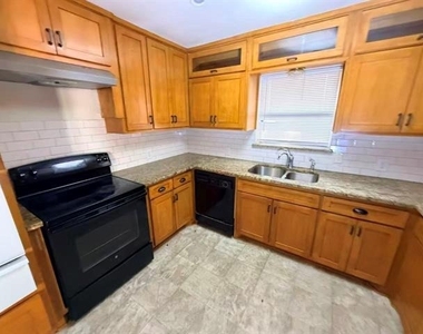 413 Frances Way - Photo Thumbnail 2