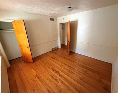413 Frances Way - Photo Thumbnail 4