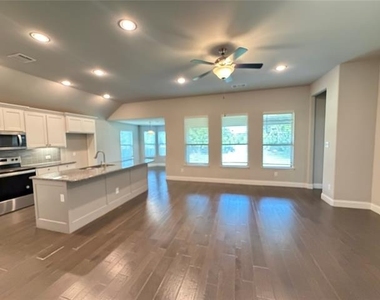 7924 Buttonwood Drive - Photo Thumbnail 21