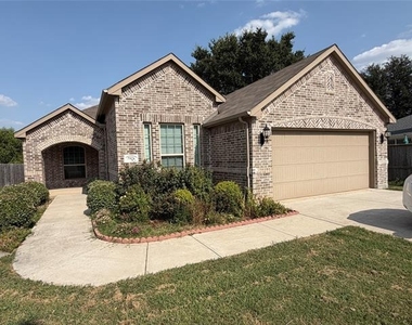 7924 Buttonwood Drive - Photo Thumbnail 1