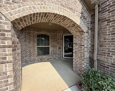 7924 Buttonwood Drive - Photo Thumbnail 3