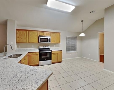 423 Butternut Drive - Photo Thumbnail 5