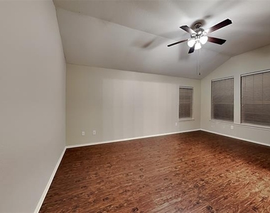 423 Butternut Drive - Photo Thumbnail 8