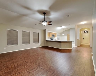423 Butternut Drive - Photo Thumbnail 1