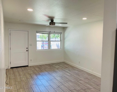 4601 N 12th Avenue - Photo Thumbnail 4