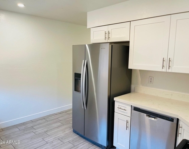 4601 N 12th Avenue - Photo Thumbnail 8