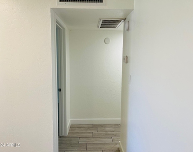 4601 N 12th Avenue - Photo Thumbnail 10