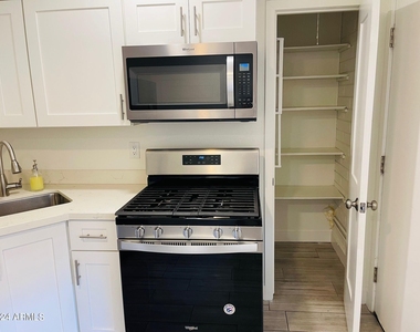 4601 N 12th Avenue - Photo Thumbnail 9