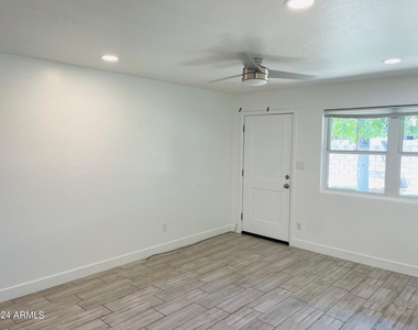 4601 N 12th Avenue - Photo Thumbnail 5