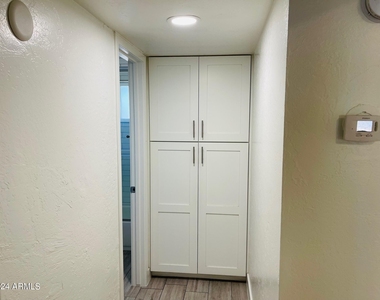 4601 N 12th Avenue - Photo Thumbnail 13