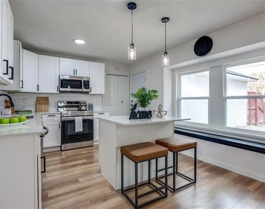 2605 Western Drive - Photo Thumbnail 7