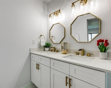 2605 Western Drive - Photo Thumbnail 14
