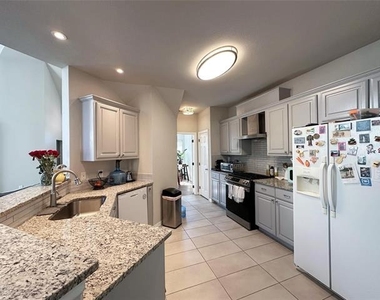 4103 Midrose Trail - Photo Thumbnail 11