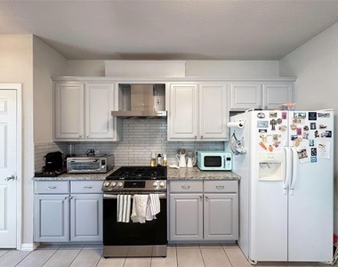 4103 Midrose Trail - Photo Thumbnail 9