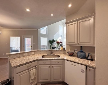 4103 Midrose Trail - Photo Thumbnail 10