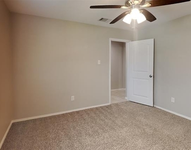 244 Cyrus Street - Photo Thumbnail 11
