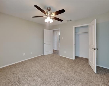 244 Cyrus Street - Photo Thumbnail 16