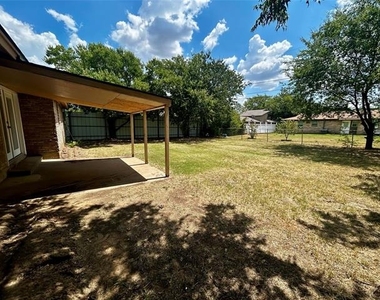 5908 Derek Drive - Photo Thumbnail 17