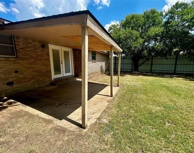 5908 Derek Drive - Photo Thumbnail 16