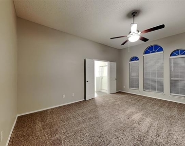 6704 Catalpa Trail - Photo Thumbnail 7