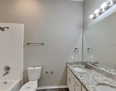 6704 Catalpa Trail - Photo Thumbnail 14