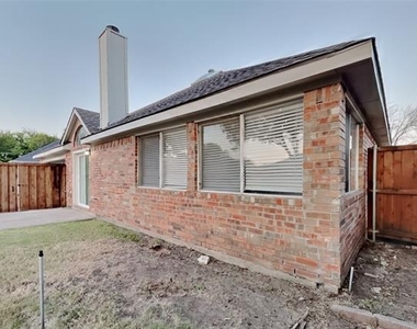 6704 Catalpa Trail - Photo Thumbnail 16