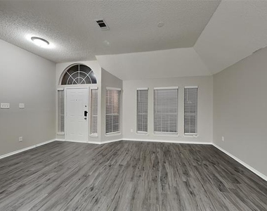 6704 Catalpa Trail - Photo Thumbnail 2
