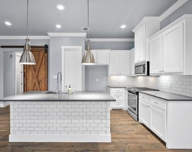 216 Alvarado Street - Photo Thumbnail 7