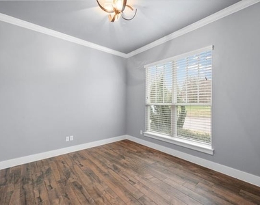216 Alvarado Street - Photo Thumbnail 12