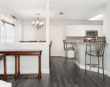 2413 Meadow Court - Photo Thumbnail 18