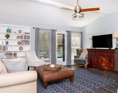2413 Meadow Court - Photo Thumbnail 8