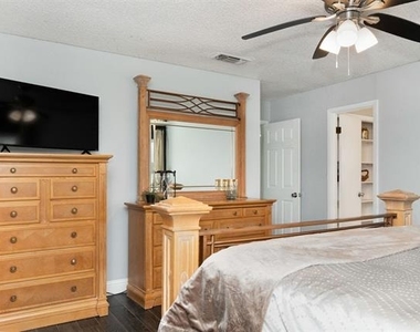 2413 Meadow Court - Photo Thumbnail 21