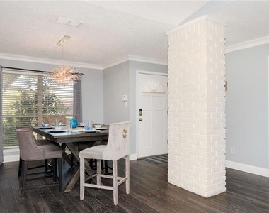 2413 Meadow Court - Photo Thumbnail 5