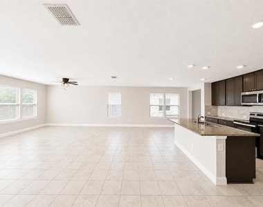2605 Wesley Avenue - Photo Thumbnail 3