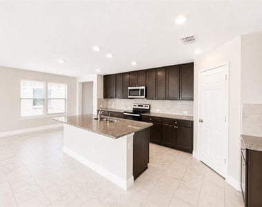 2605 Wesley Avenue - Photo Thumbnail 10