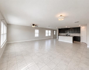 2605 Wesley Avenue - Photo Thumbnail 9