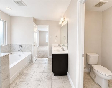 2605 Wesley Avenue - Photo Thumbnail 19