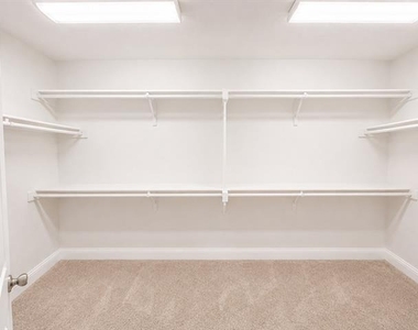 2605 Wesley Avenue - Photo Thumbnail 16