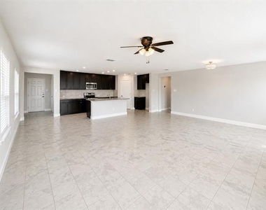 2605 Wesley Avenue - Photo Thumbnail 6