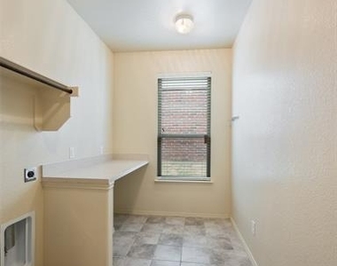 3416 Wavecrest Lane - Photo Thumbnail 17