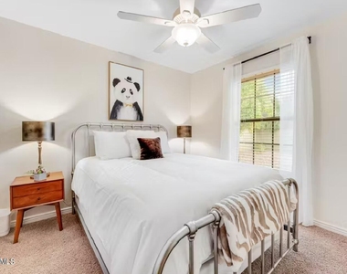 5801 E Paradise Lane - Photo Thumbnail 6