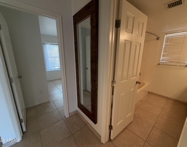 5801 E Paradise Lane - Photo Thumbnail 10