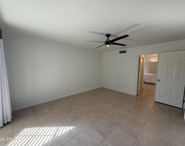 5801 E Paradise Lane - Photo Thumbnail 33