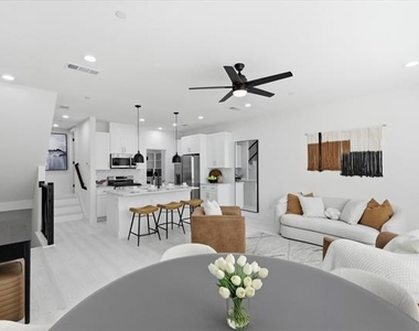 7207 Mohawk Drive - Photo Thumbnail 9