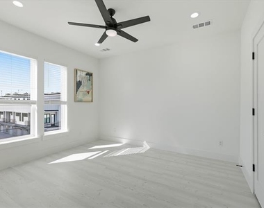 7207 Mohawk Drive - Photo Thumbnail 19