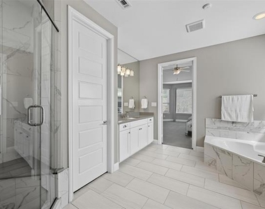 2413 Barton Creek Boulevard - Photo Thumbnail 25