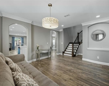 2413 Barton Creek Boulevard - Photo Thumbnail 8
