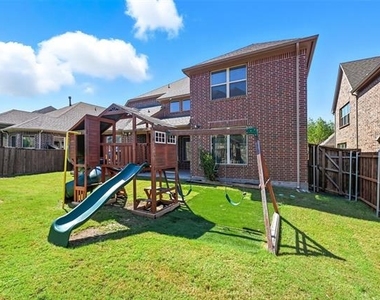 2413 Barton Creek Boulevard - Photo Thumbnail 7