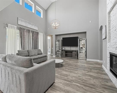 2413 Barton Creek Boulevard - Photo Thumbnail 19
